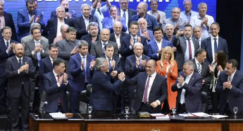 Fernández: “nos arremangaremos para que nadie más pase hambre”