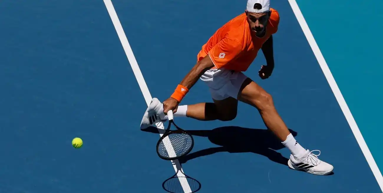 Francisco Cerúndolo ante Ugo Humbert. Crédito: Geoff Burke-Imagn Images