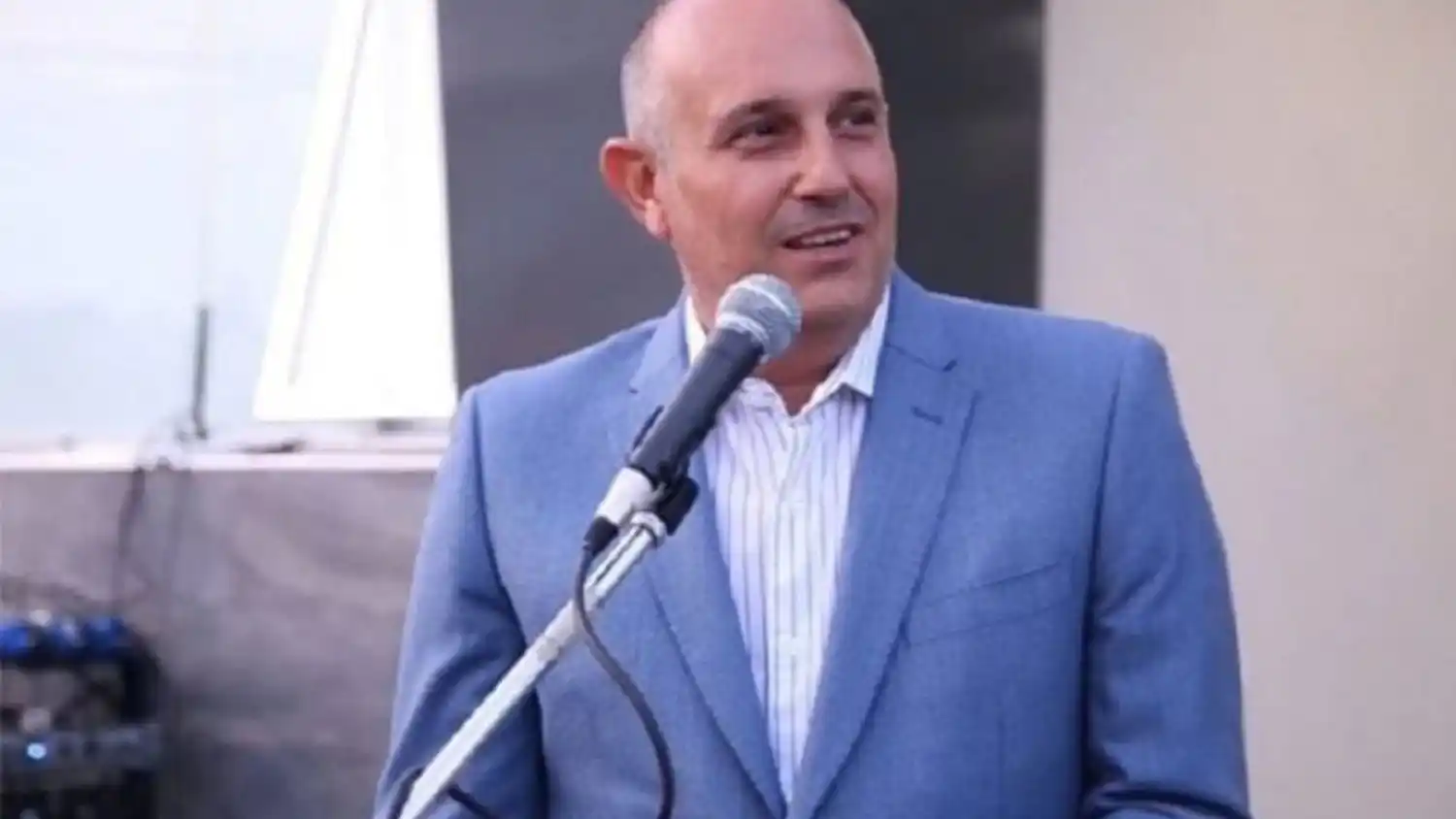 El ministro de Transporte no pudo aterrizar y se suspendió el acto