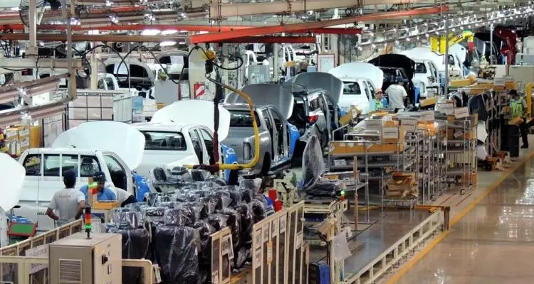 Confirman un caso de COVID-19 en la planta automotriz Toyota y aislan al sector de motores