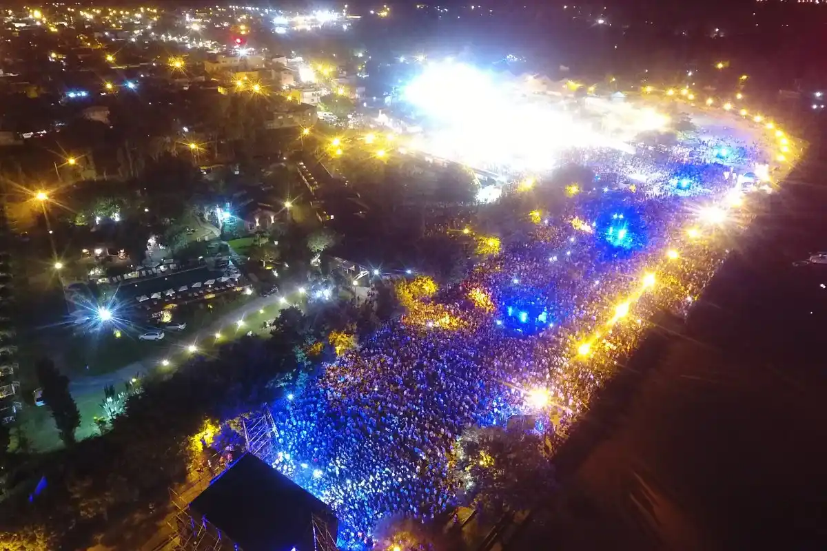 Todo está casi listo para que el puerto de la ciudad se convierta en un gran escenario