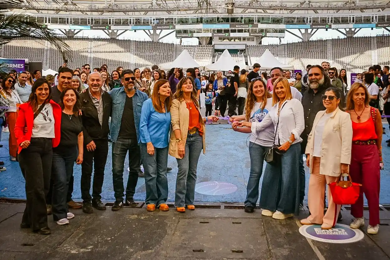 Las autoridades en el Estadio Único de La Plata.