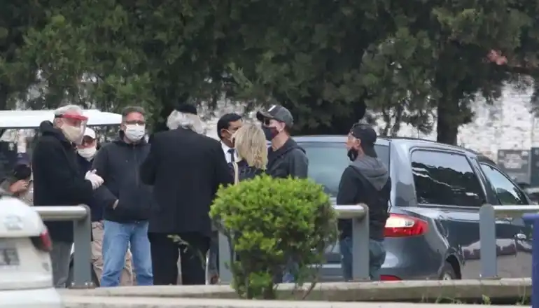 Adrián Suar el solitario entierro de la madre  Lilian Keller