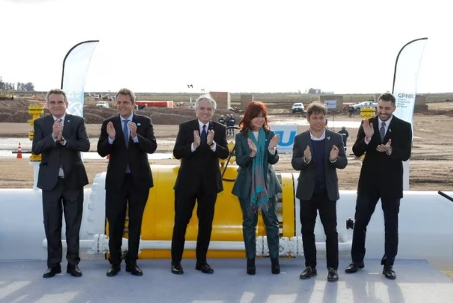 Tras la foto de unidad y la inauguración del gasoducto, Massa retoma la negociación con el Fondo Monetario