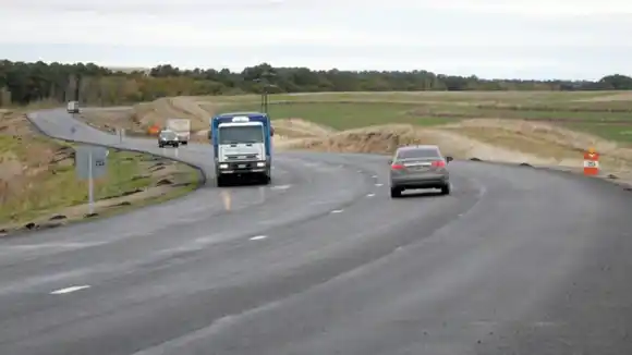 Caputo confirmó la concesión privada de 9 mil km de rutas nacionales