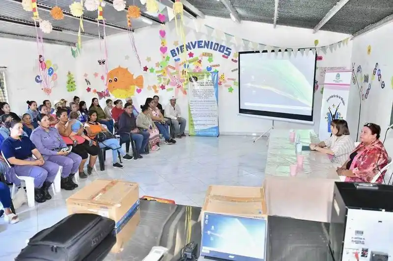 La Secretaría de la Mujer realizó el 
Conversatorio Fortaleciendo Derechos