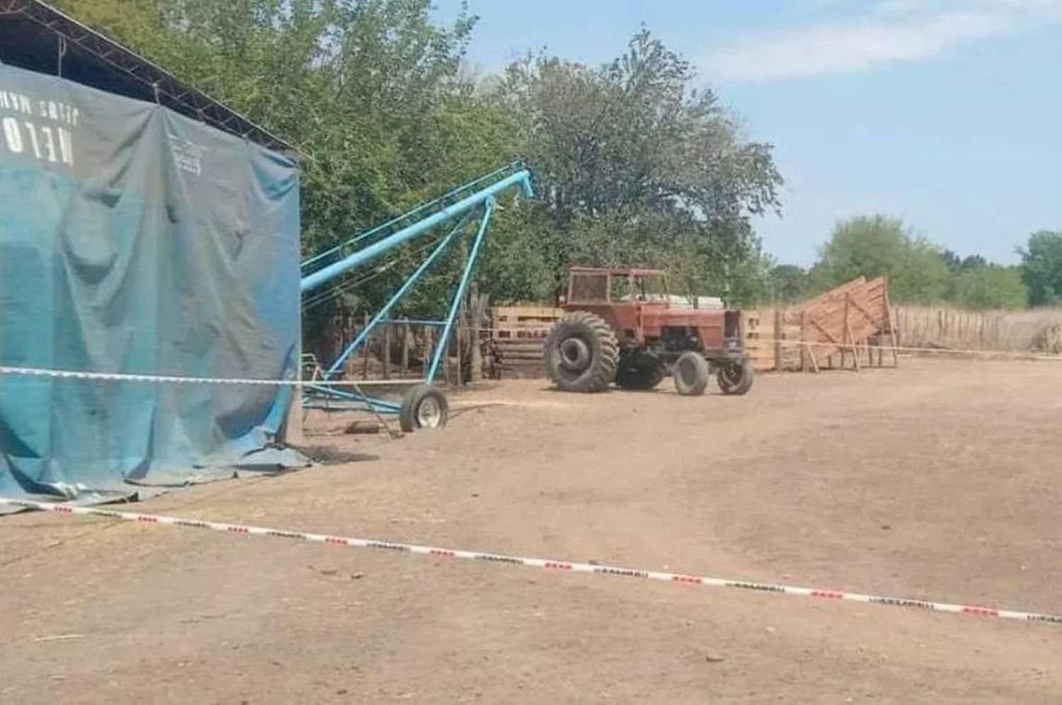 Mendoza: murió un nene de 10 años tras ser arrollado por su papá con un tractor