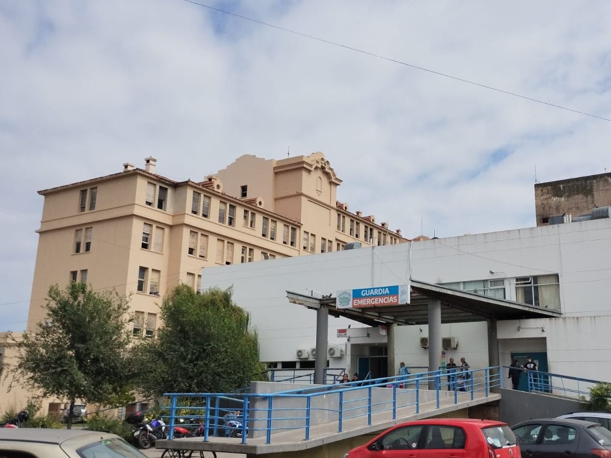 El policía baleado se encuentra estable e internado en el HIGA: