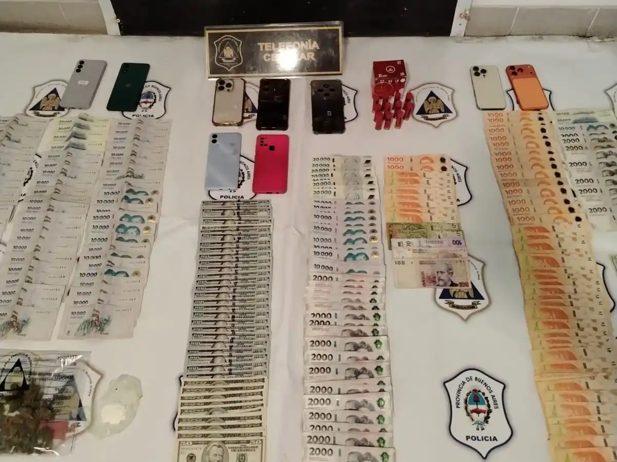 Allanamientos por drogas en Necochea: secuestran dinero, celulares y municiones