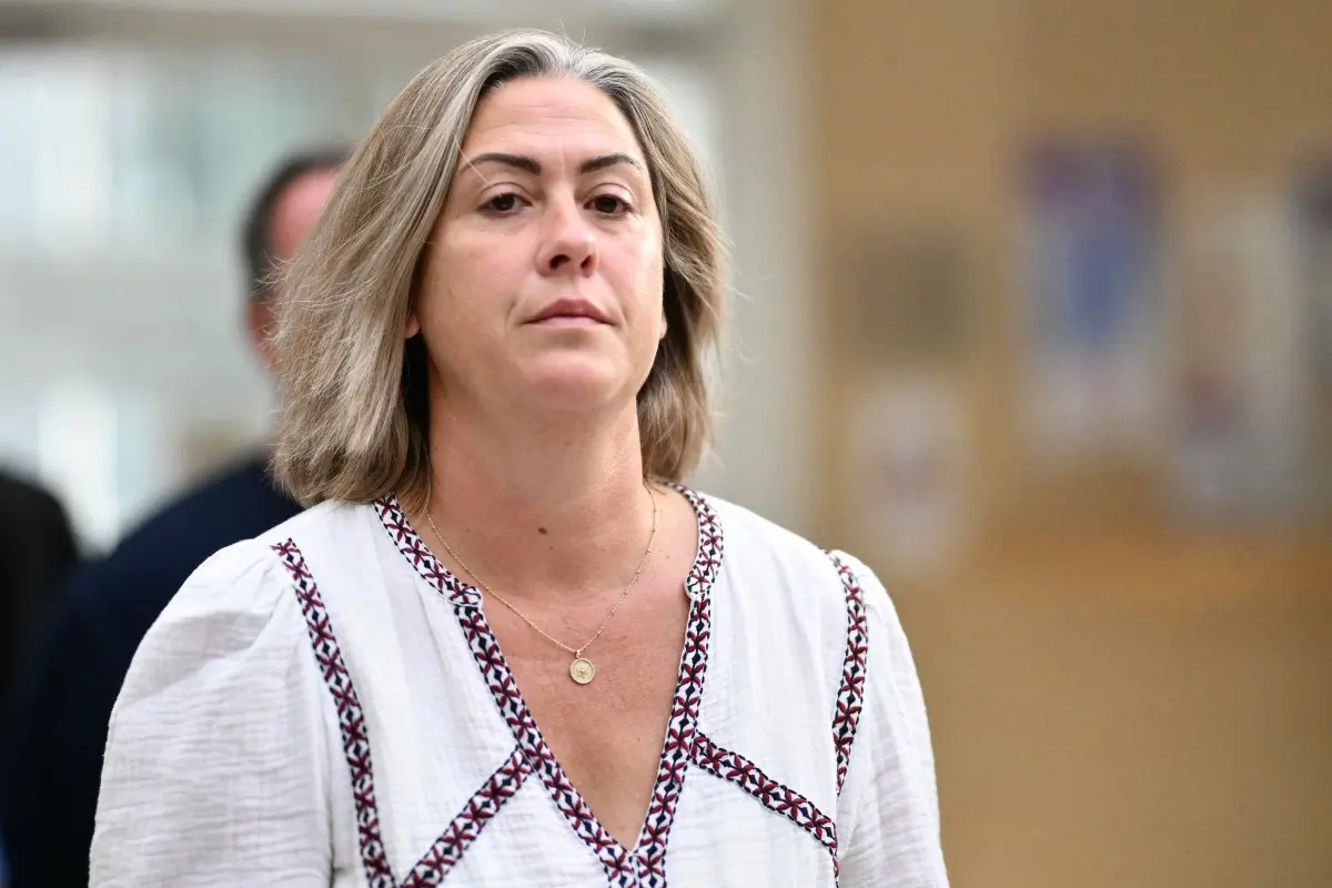 PICA Y SE EXTIENDE: hija de Gisèle Pelicot denuncia a su padre por abuso