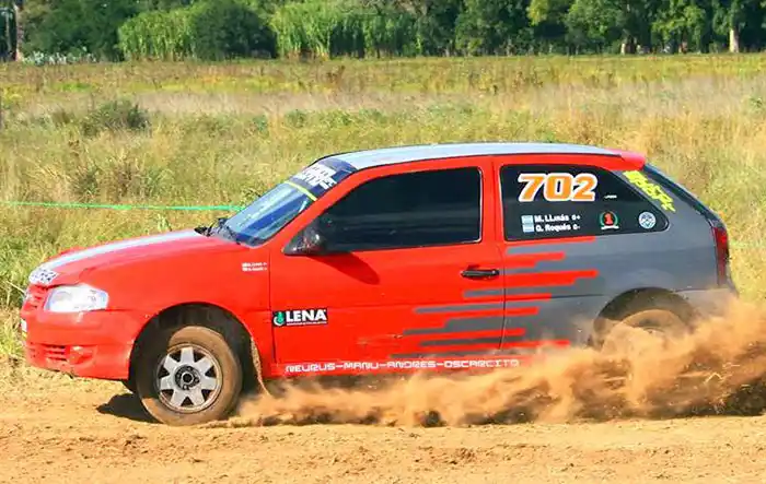 Llinás con Roqués se impuso en  el inicio del Rally Mar y Sierras