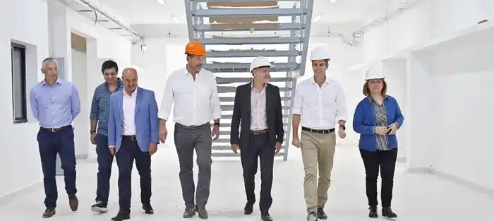 Cresto y el rector de la UNER recorrieron las obras de la escuela técnica  que se construye en Concordia