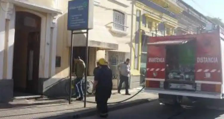 Principio de incendio en un Cyber