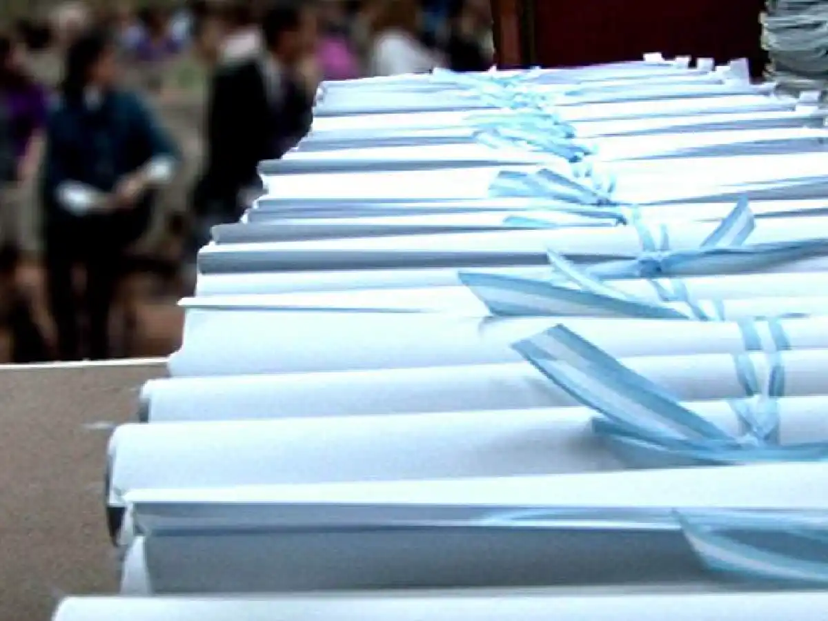 En la provincia, los actos de  egresados serán al aire libre