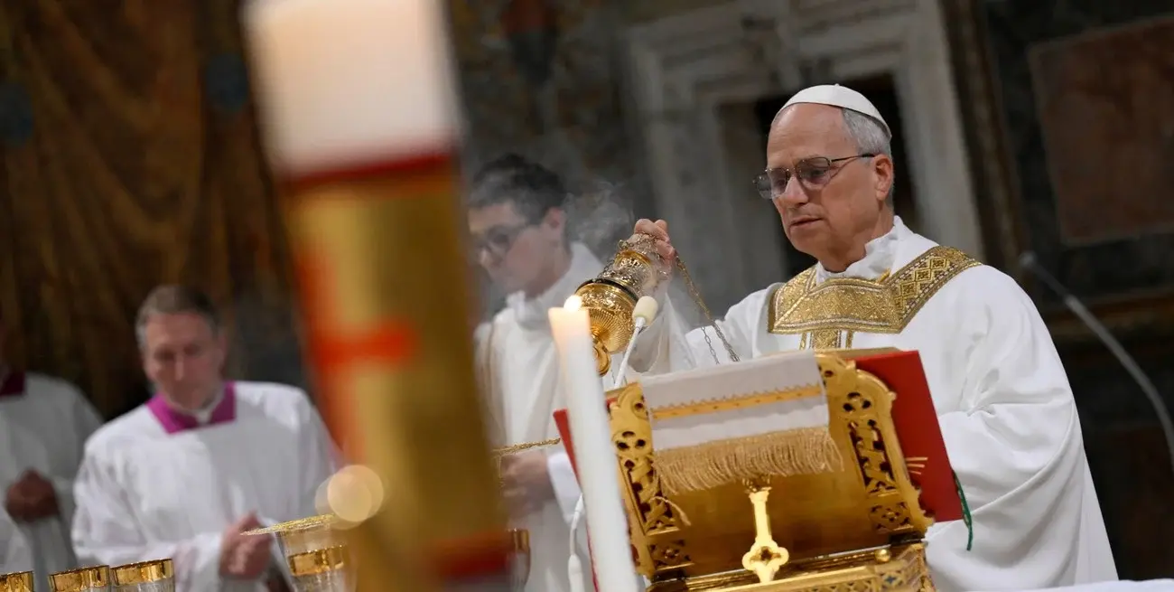 El papa León XIV brindó este viernes su primera misa como Sumo Pontífice.