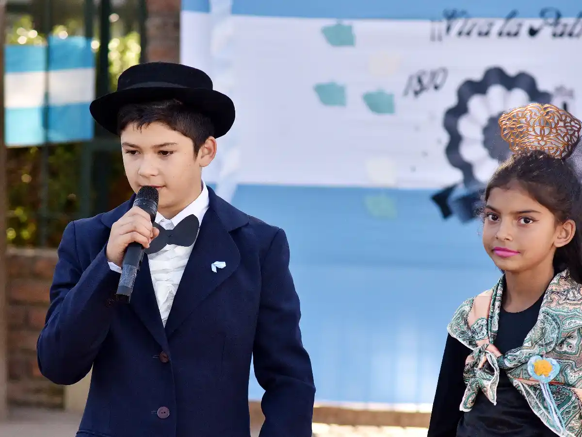 Esperando el 25:  los alumnos “revolucionaron” Estación Frontera 