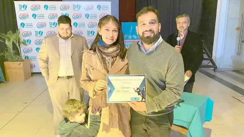 Exitosa velada de baile y 
reconocimientos en Noche de Milongas