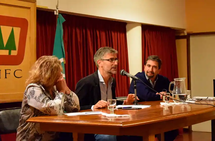 Se desarrolló un conversatorio sobre el Consejo de la Magistratura