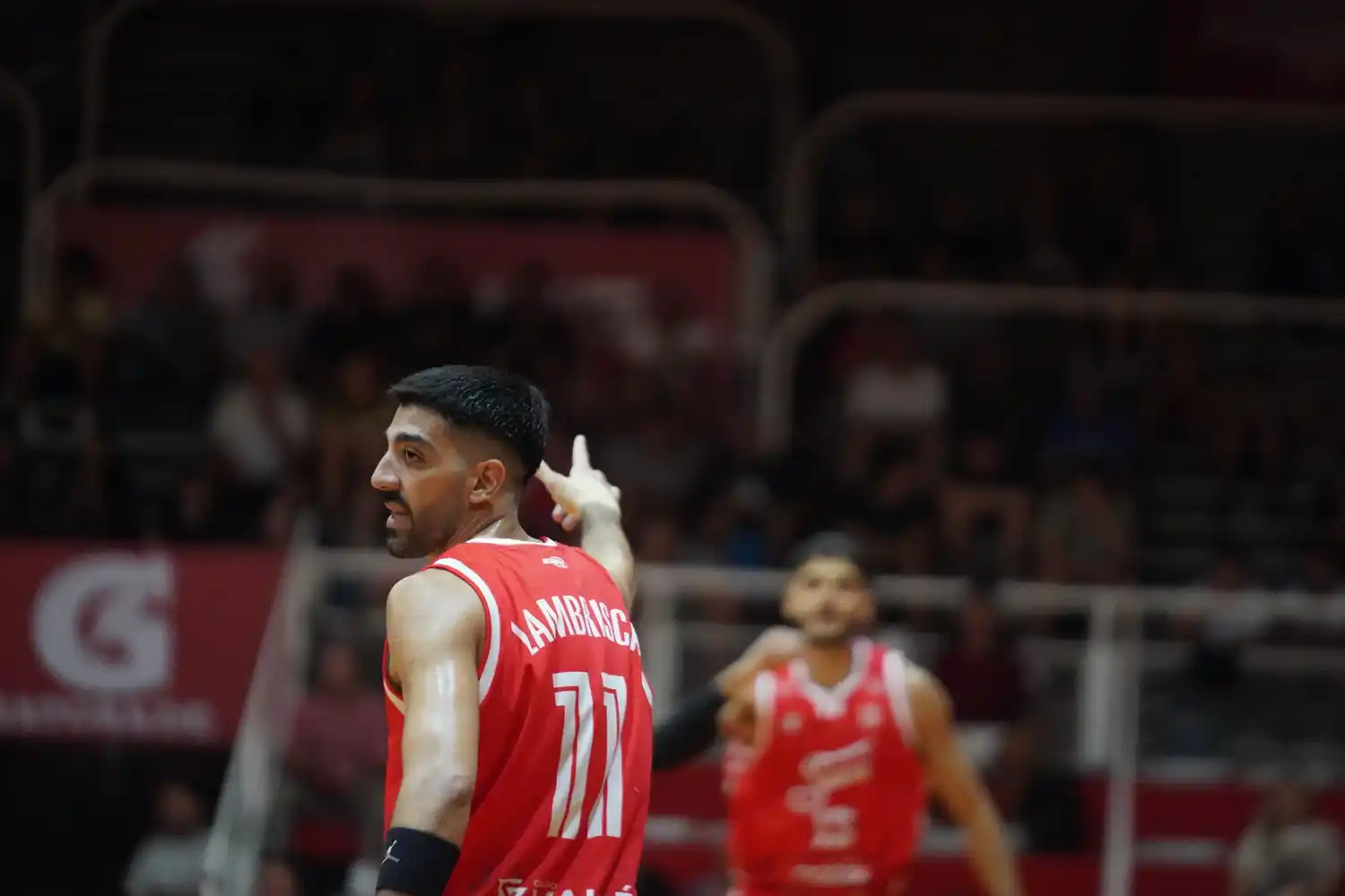 Los "Halcones Rojos" juegan en el "Manno"