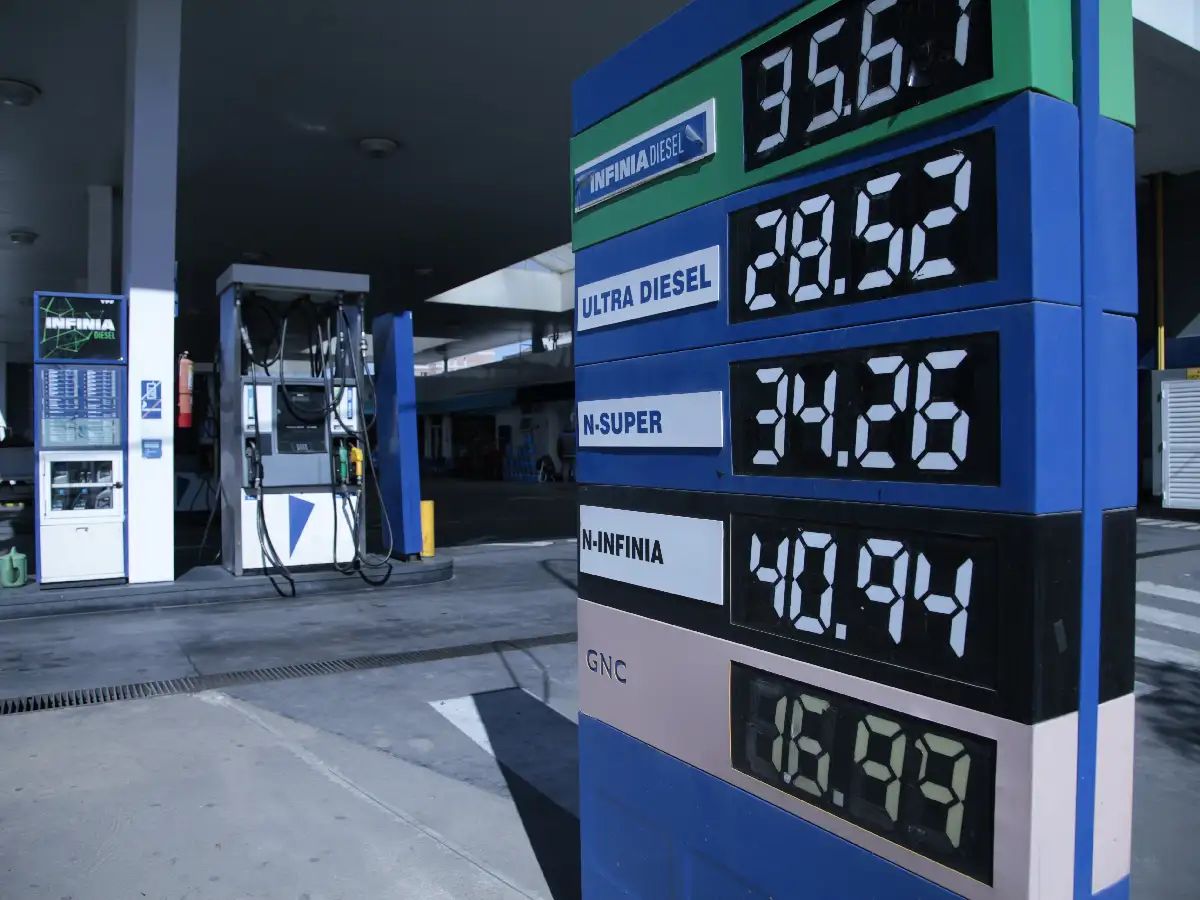 Ya rige en la ciudad el nuevo aumento de nafta