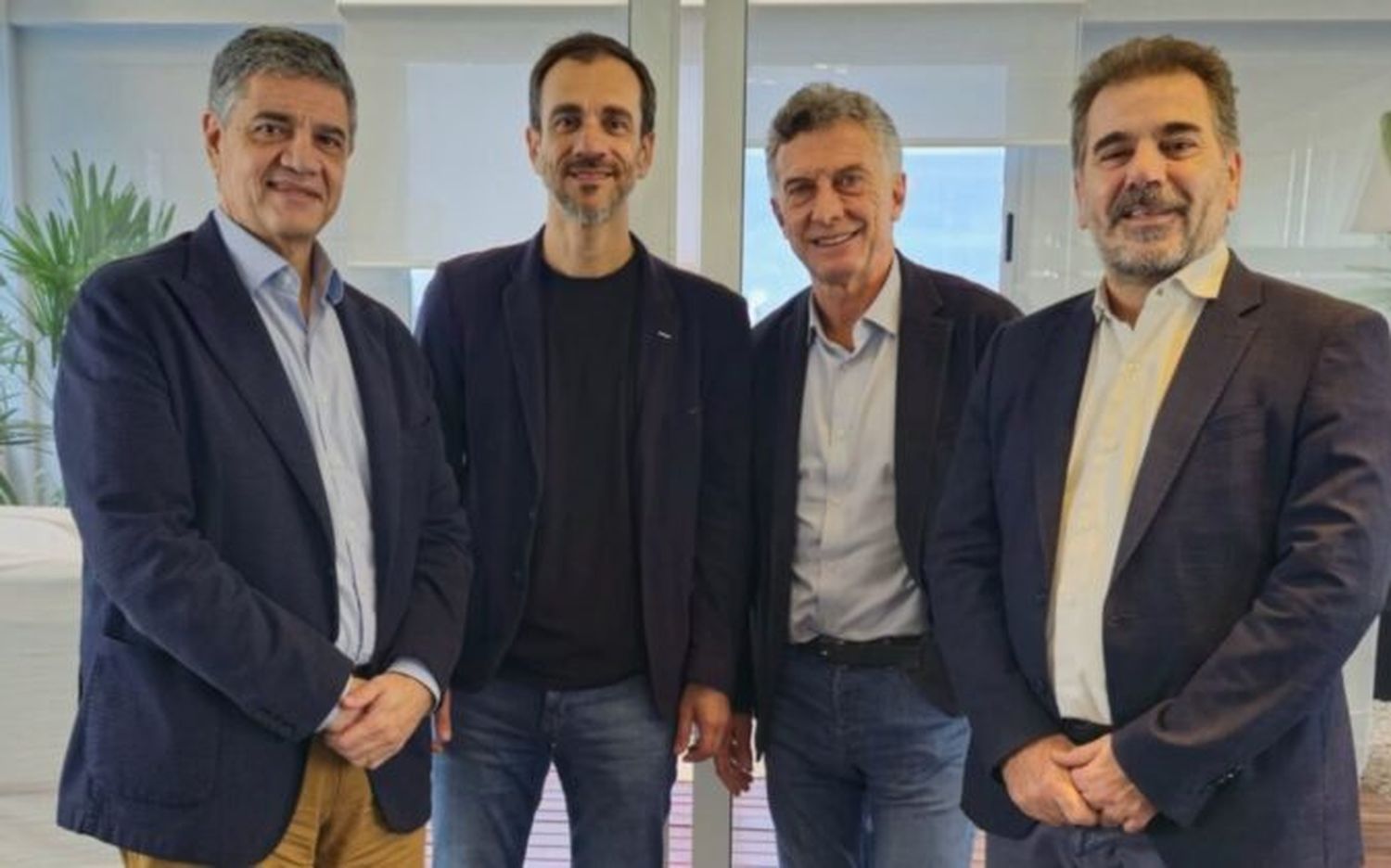 Mauricio Macri junto con su primo Jorge Macri, el jefe de gobierno porteño, el intendente de Junín, Pablo Petrecca, y el diputado Cristian Ritondo, titular de PRO en la Provincia