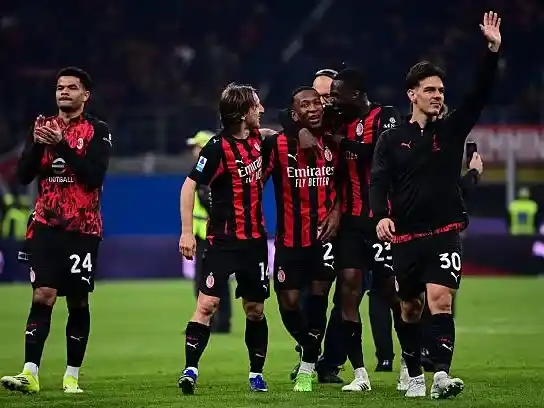 Milán volvió a  festejar ante Inter.