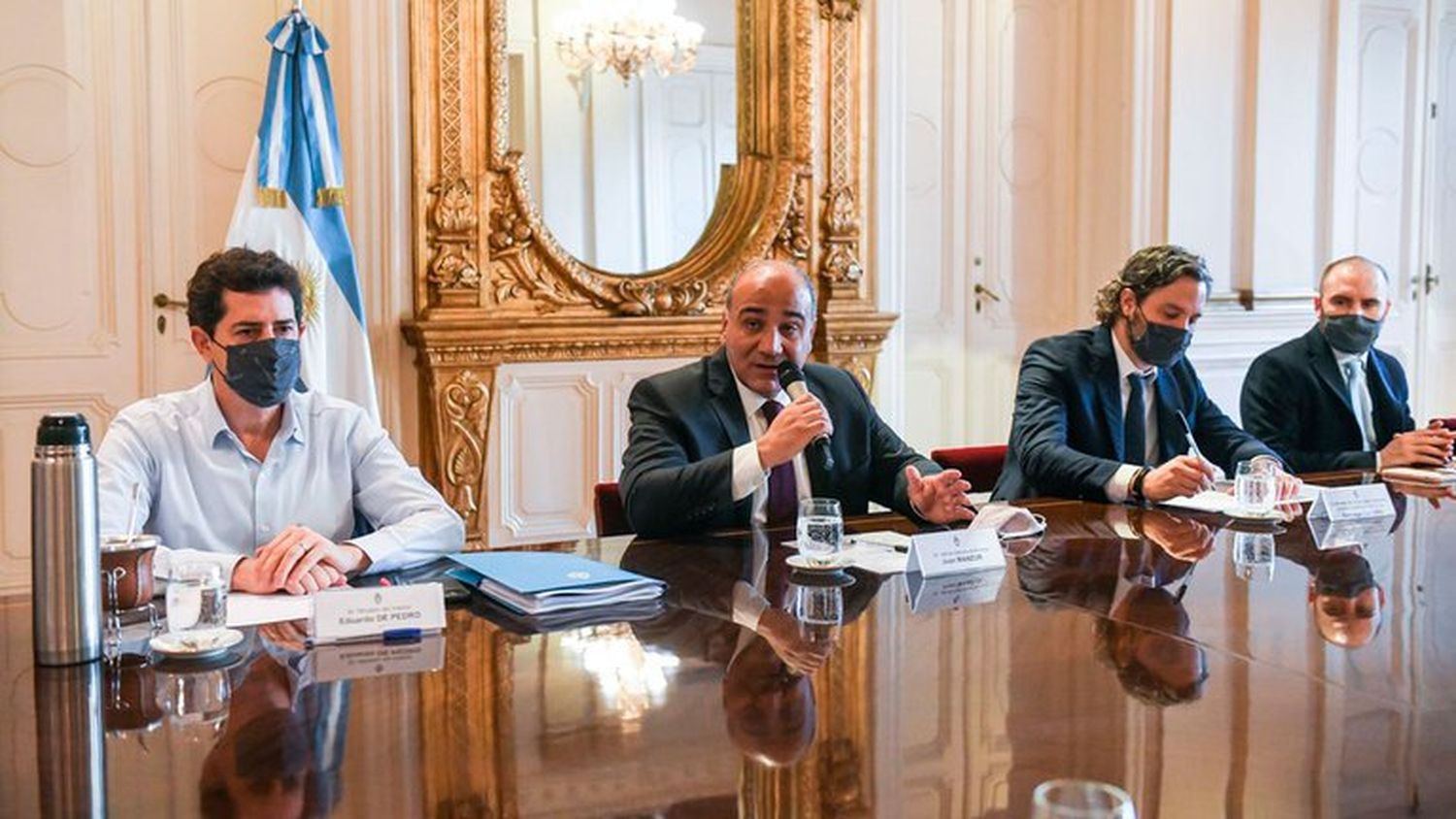 Comenzó la primera reunión del nuevo Gabinete nacional, luego de la crisis y los cambios