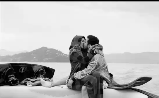 Belinda y Nodal no ocultan su amor en Instagram