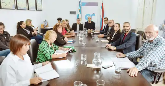 Se realizó una nueva reunión paritaria del gobierno y los gremios estatales