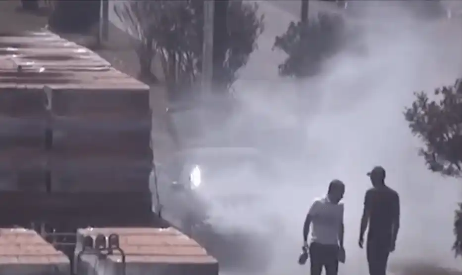 El Intendente Abella se puso el traje de bombero y ayudó a apagar un incendio en Campana