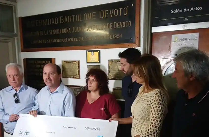 El presidente de Racing y Milito visitaron el Materno Infantil