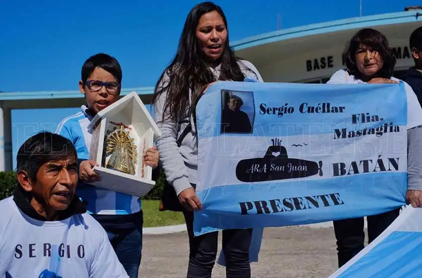 Familiares pidieron reflotar el submarino y "llegar a la verdad"