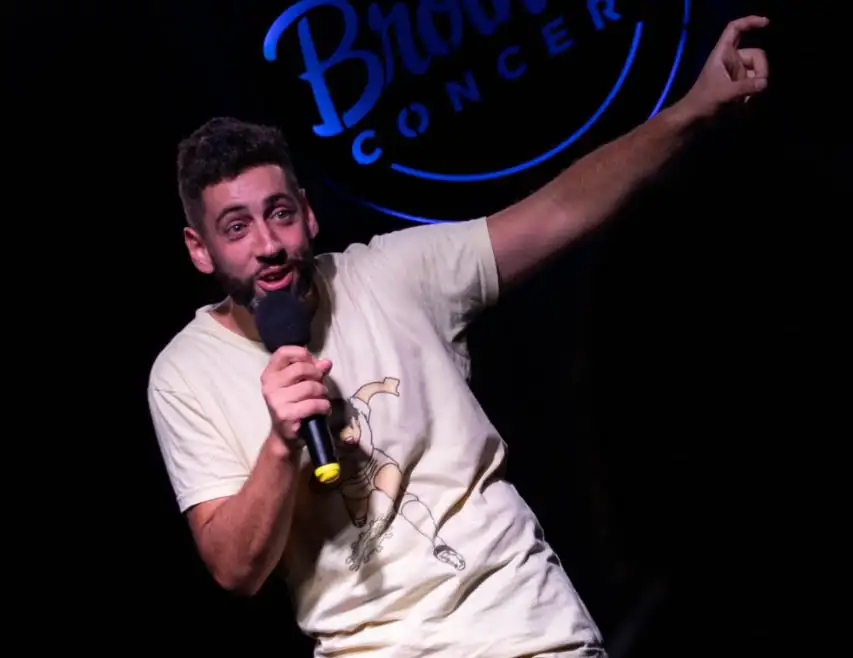 "La juego de esto", el espectáculo de humor y stand up que mezcla ser padre y futbolista