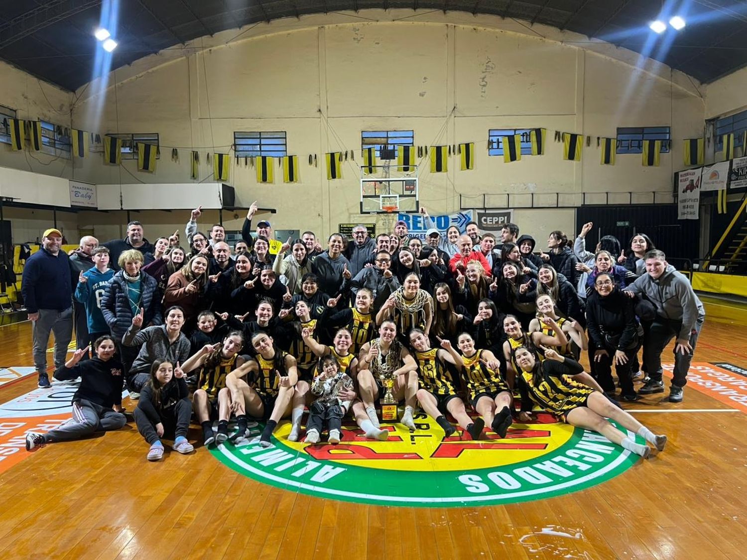 Peñarol sumó su segundo título en el semestre para el femenino tras el U15 logrado en Olimpia.