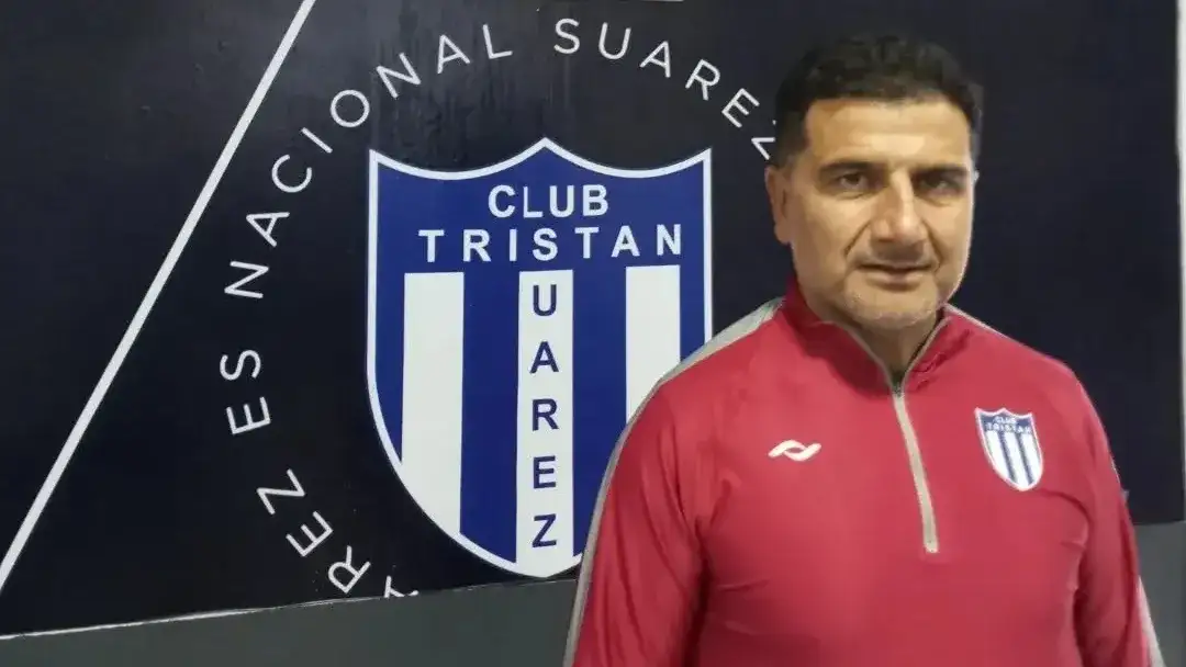José María Martínez es el DT de Tristán Suárez.