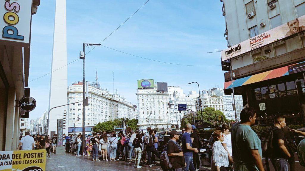 "Fila contra el hambre": organizaciones sociales se concentran en la puerta de Capital Humano