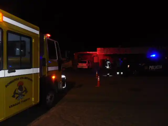 Venado Tuerto: terminó con el auto dentro de una verdulería