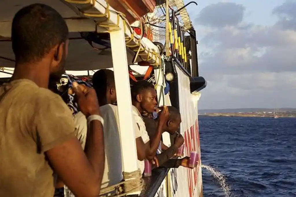 Open Arms: Italia autoriza desembarco de 27 menores de buque humanitario