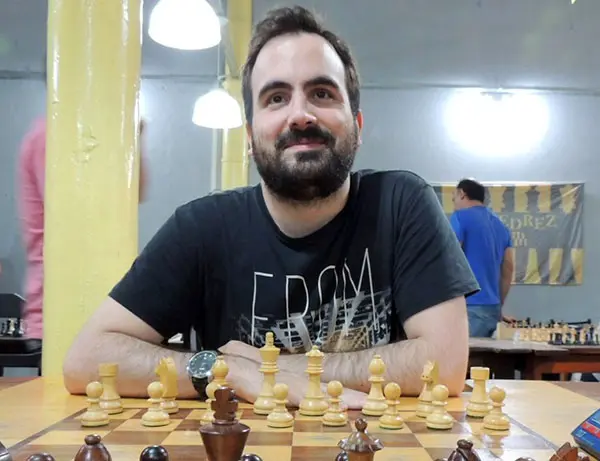 Tristán derrotó al número 1 del país