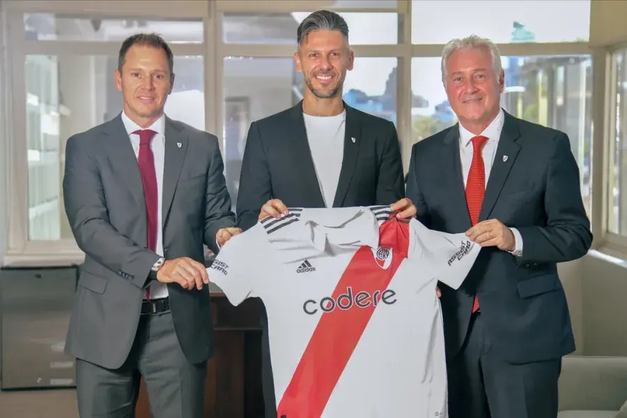 Martín Demichelis fue presentado como nuevo DT de River