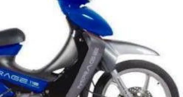 Dejó la moto estacionada en la puerta de su vivienda y se la robaron