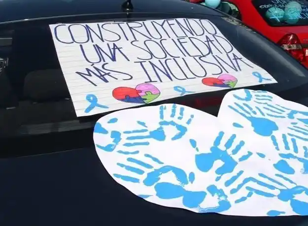 Los participantes pueden sumarse caminando, en bicicleta, moto o auto, pero bajo una premisa fundamental: el silencio absoluto. Foto: Gentileza.