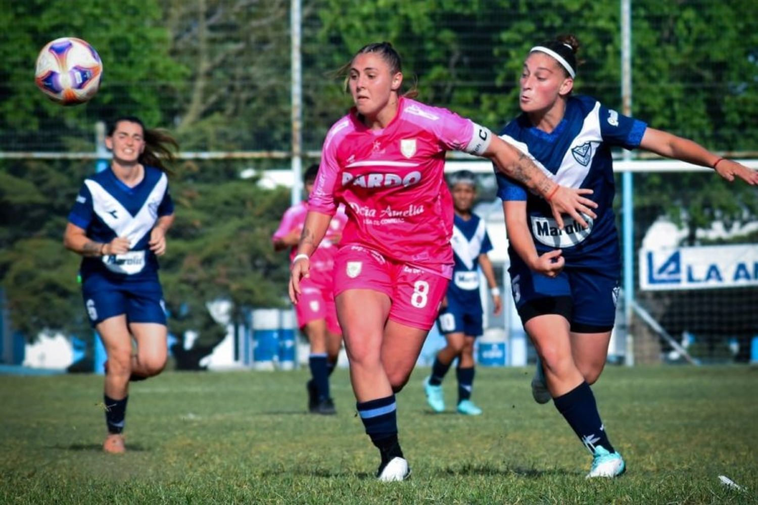 Las chicas de Atlético visitan a Vélez por el Reducido