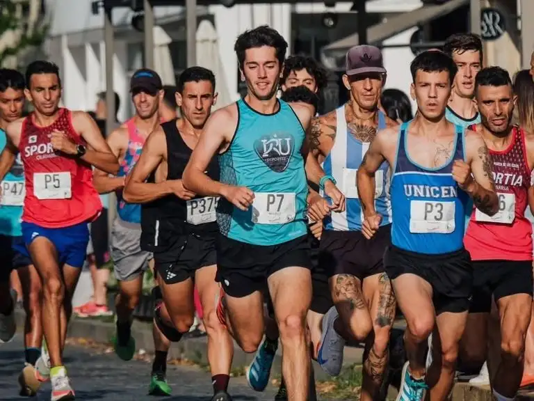 Redolatti (7), en plena Pequeña San Silvestre.