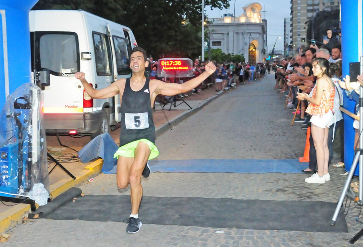 Funaro y Urrutia, los ganadores de la San Silvestre