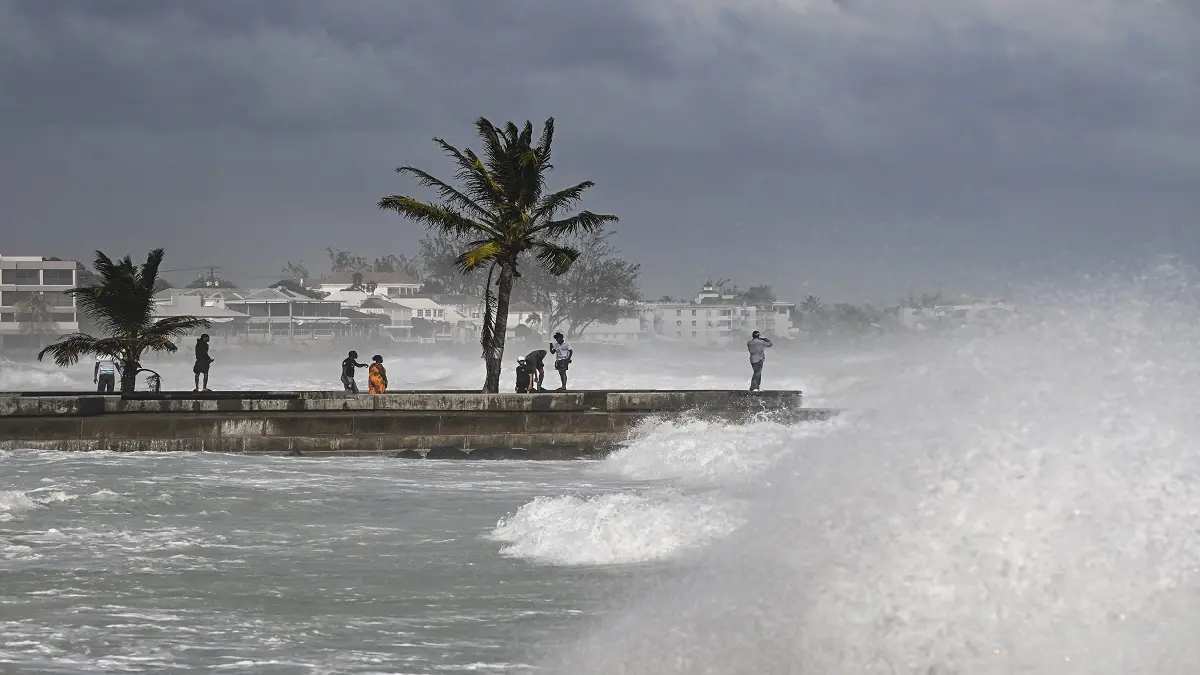 ¡BERYL SE FORTALECE! Pasa por el Caribe convertido en un monstruo de categoría 5  (+Videos)