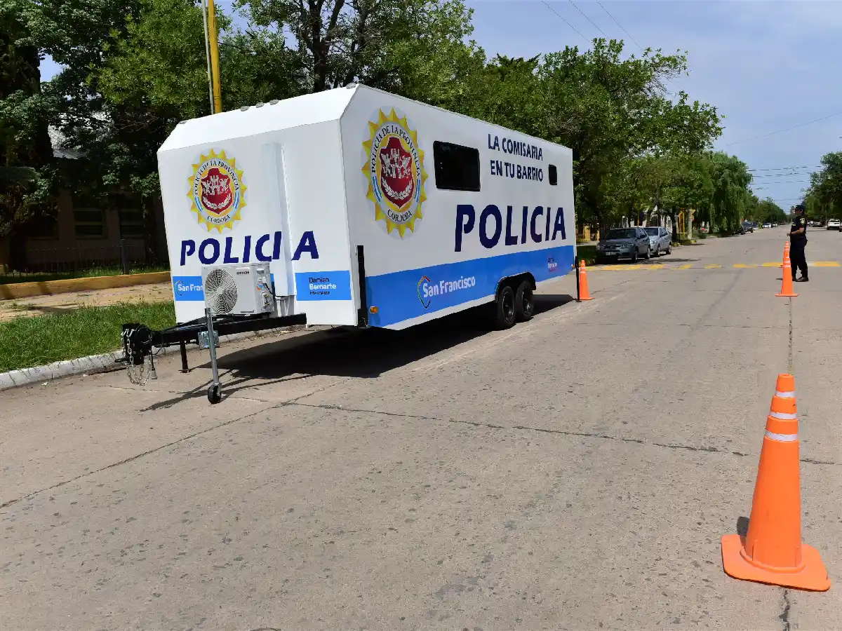 La “comisaría móvil” se instaló en barrio Sarmiento: “Es un paso muy importante”