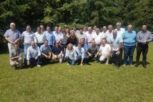 Espaldarazo de intendentes radicales para que Salvador vuelva a ser vice