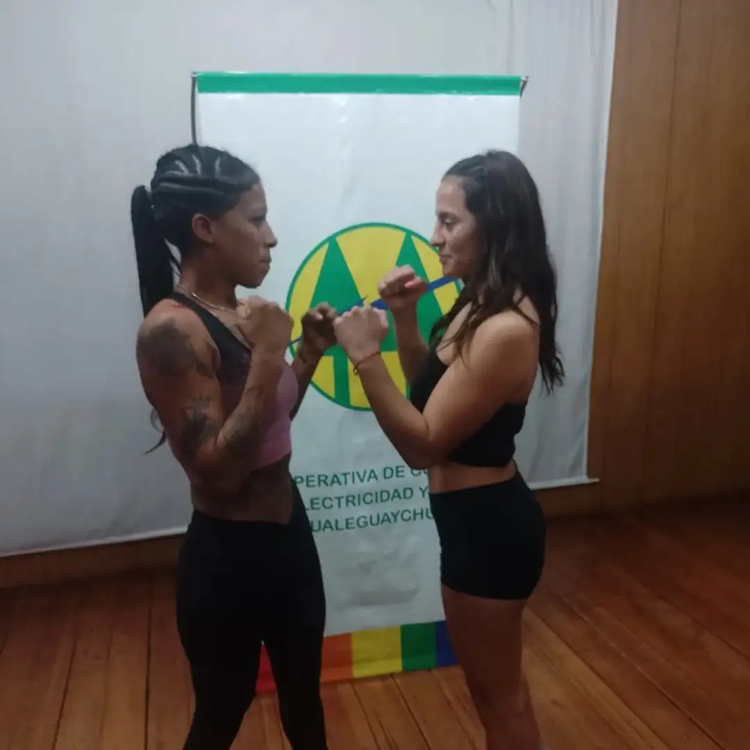 Damaris y Erlin cara a cara en el Pesaje.