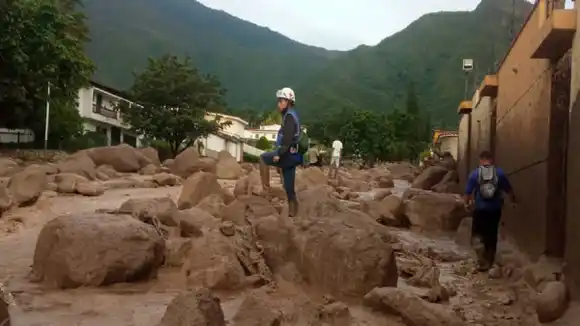 SIN ELECTRICIDAD y colapsado: habitantes de El Castaño en shock por desbordamiento del río